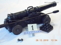 Miniatury historycznej artylerii.
